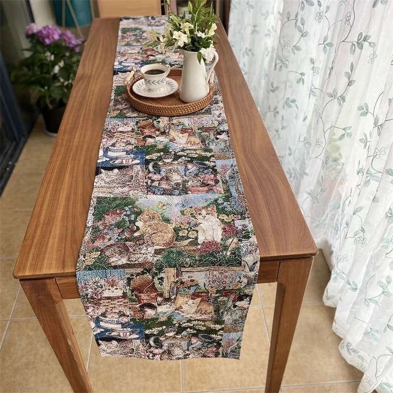 Caminho de Mesa em Algodão e Linho com Estampa de Gato e Flores para Decoração