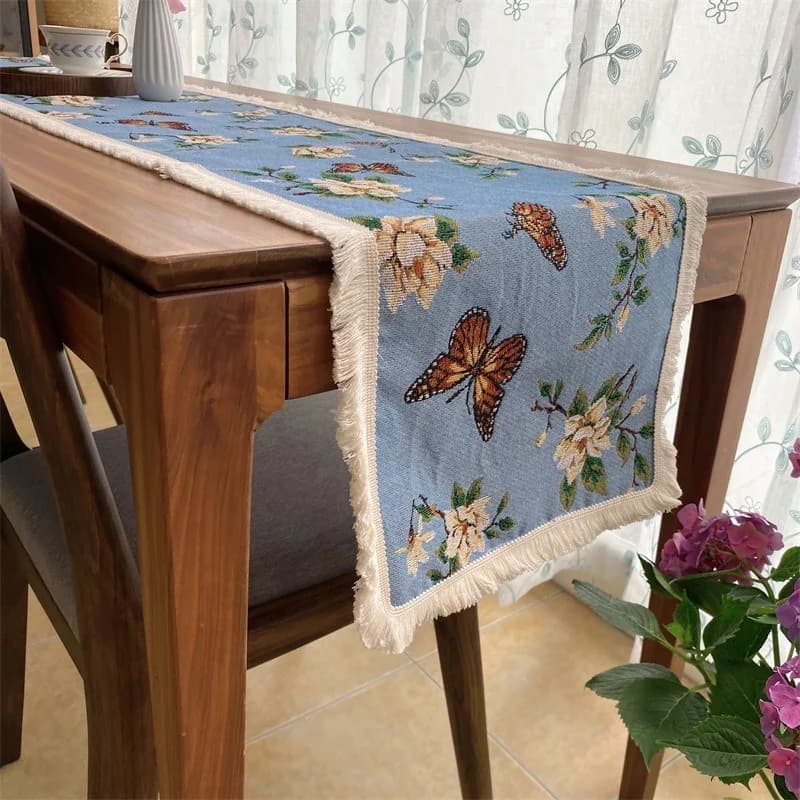 Caminho de Mesa Estilo Country Americano com Estampa de Borboletas e Flores
