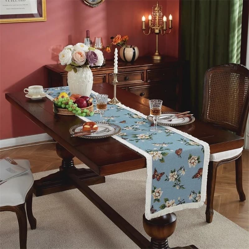 Caminho de Mesa Country Americano Floral em Algodão e Linho com Borlas