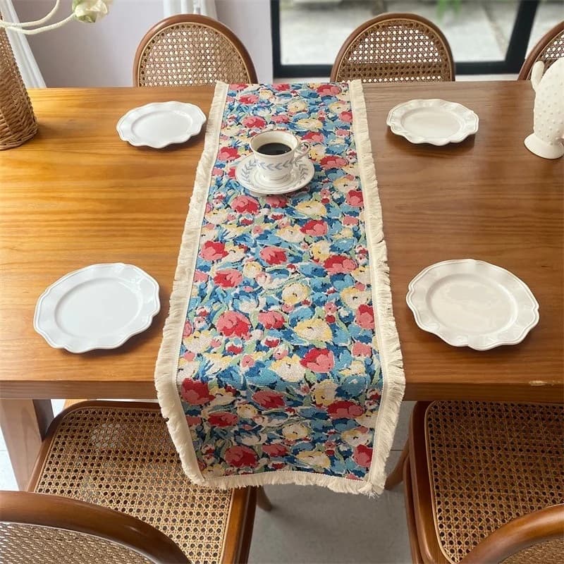 Caminho de Mesa em Jacquard de Algodão e Linho com Design Floral Nórdico