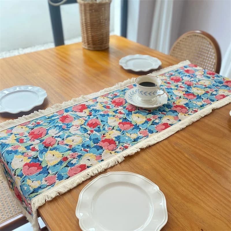 Caminho de Mesa em Jacquard de Algodão e Linho com Design Floral Nórdico
