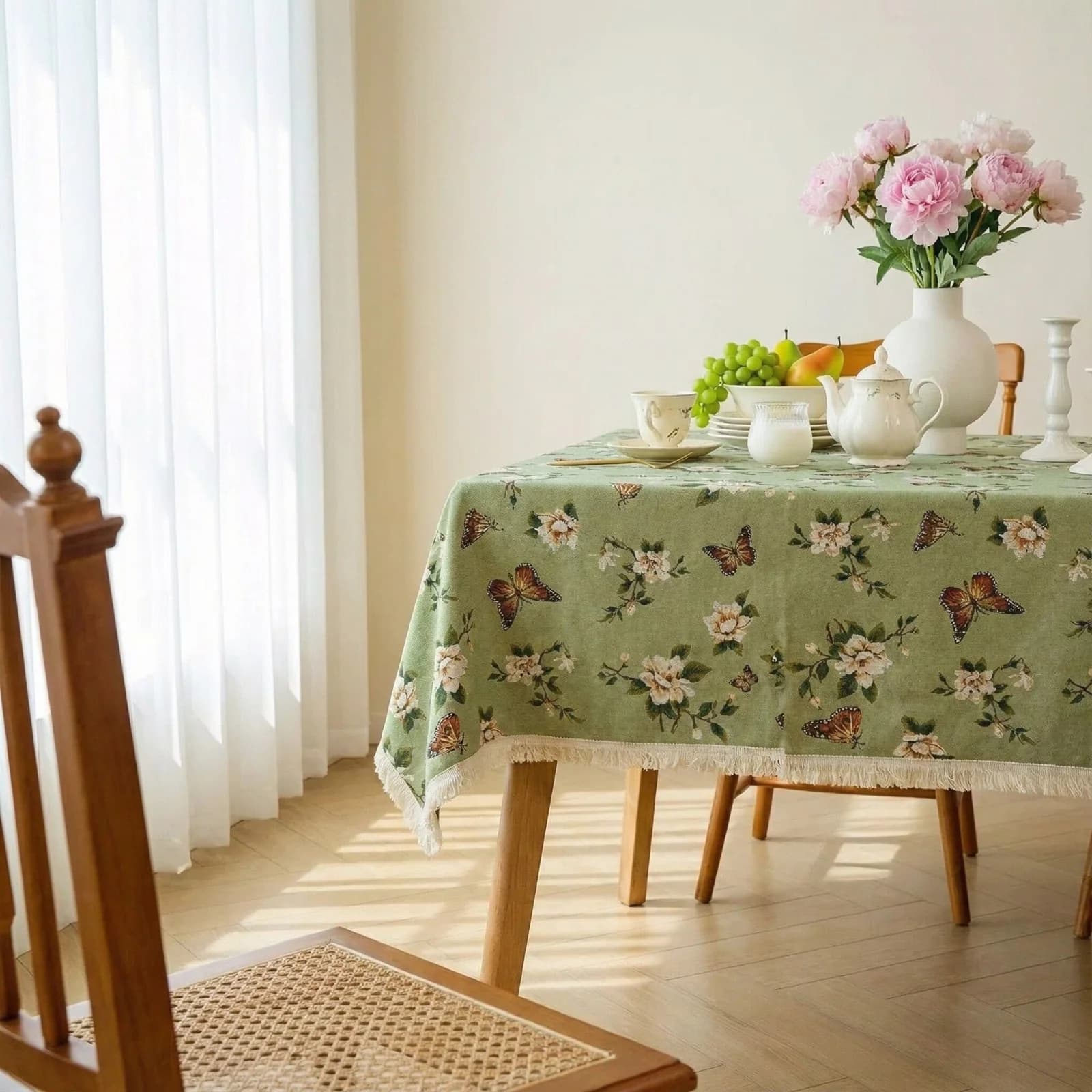 Decoração Rústica com Caminho de Mesa e Toalha Jacquard Floral