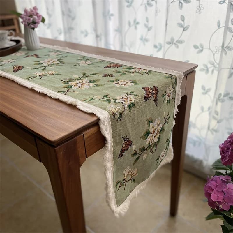 Caminho de Mesa Estilo Country Americano com Estampa de Borboletas e Flores